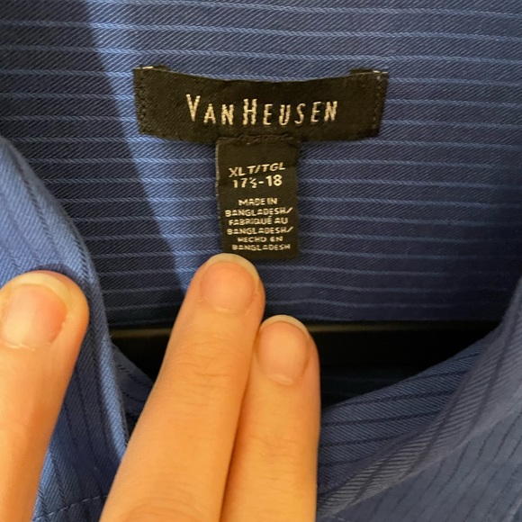 Men’s Van Heusen button up dress shirt. XLT, tall, blue pin stripe. - Picture 6 of 9